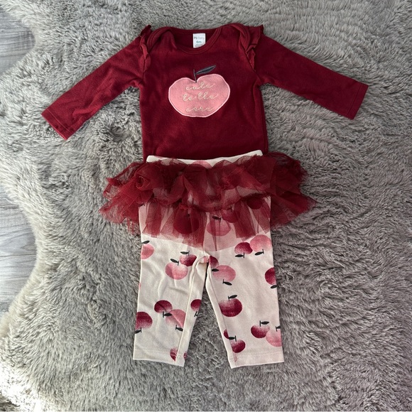 2 piece burgundy and cream baby girl outfit. 6 months - PL:  Baby - Picture 1 of 8